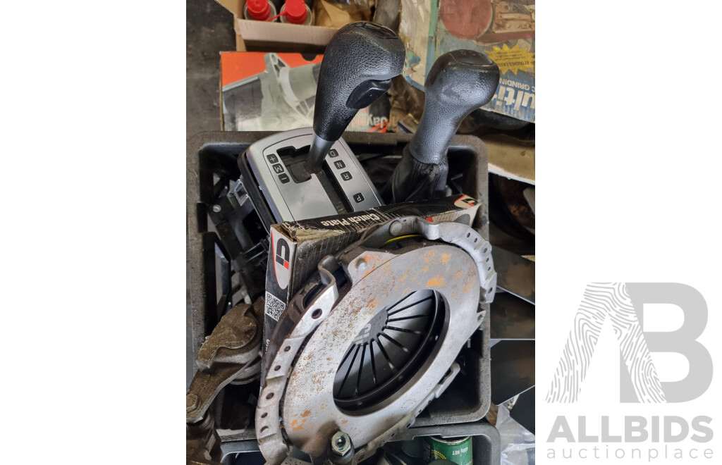 Assorted Job Lot - Pallet of Assorted Car Part ETC