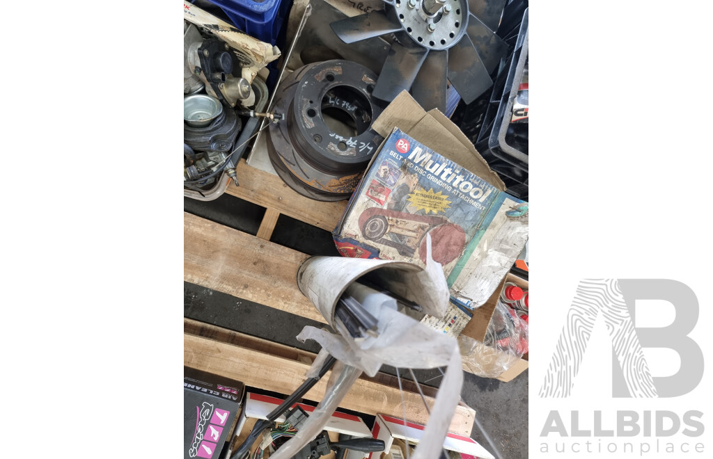 Assorted Job Lot - Pallet of Assorted Car Part ETC
