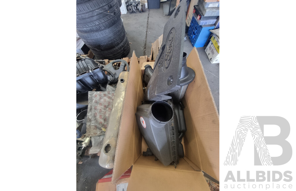 Assorted Job Lot - Pallet of Assorted Car Part ETC