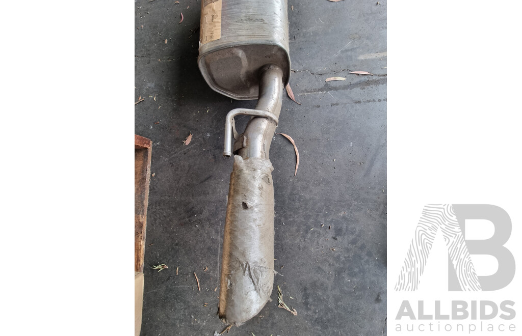 Exhaust to Suit Commodore VT