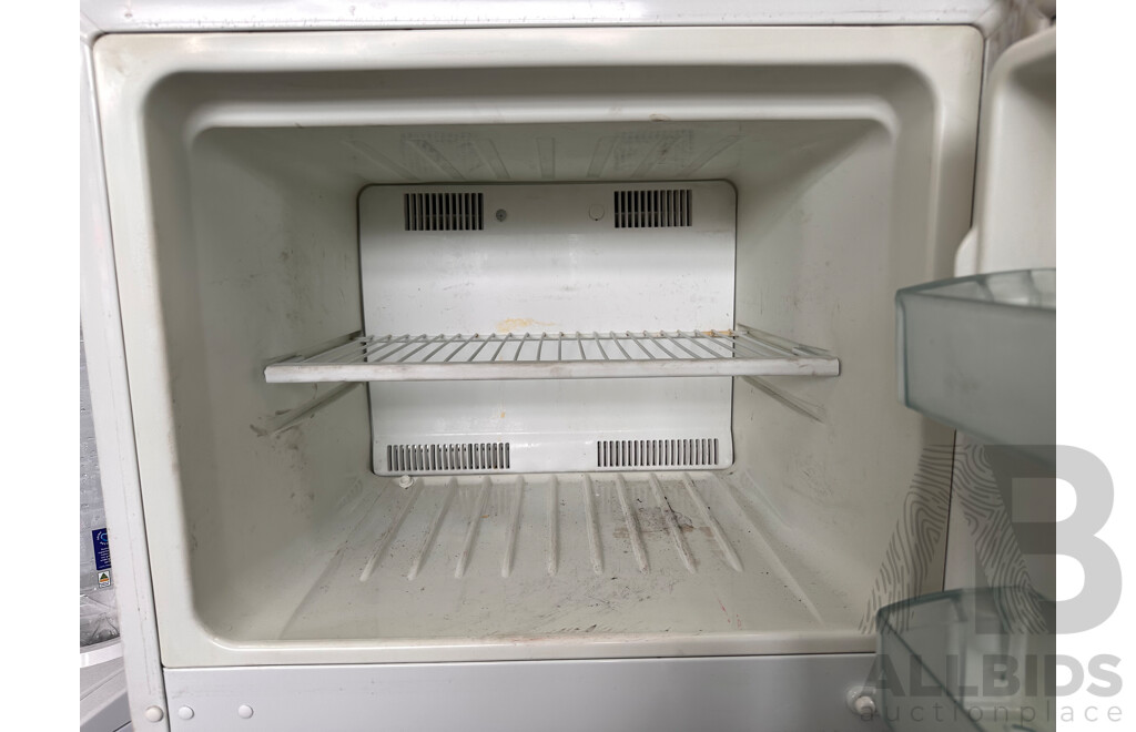 Westinghouse 280L Fridge/Freezer