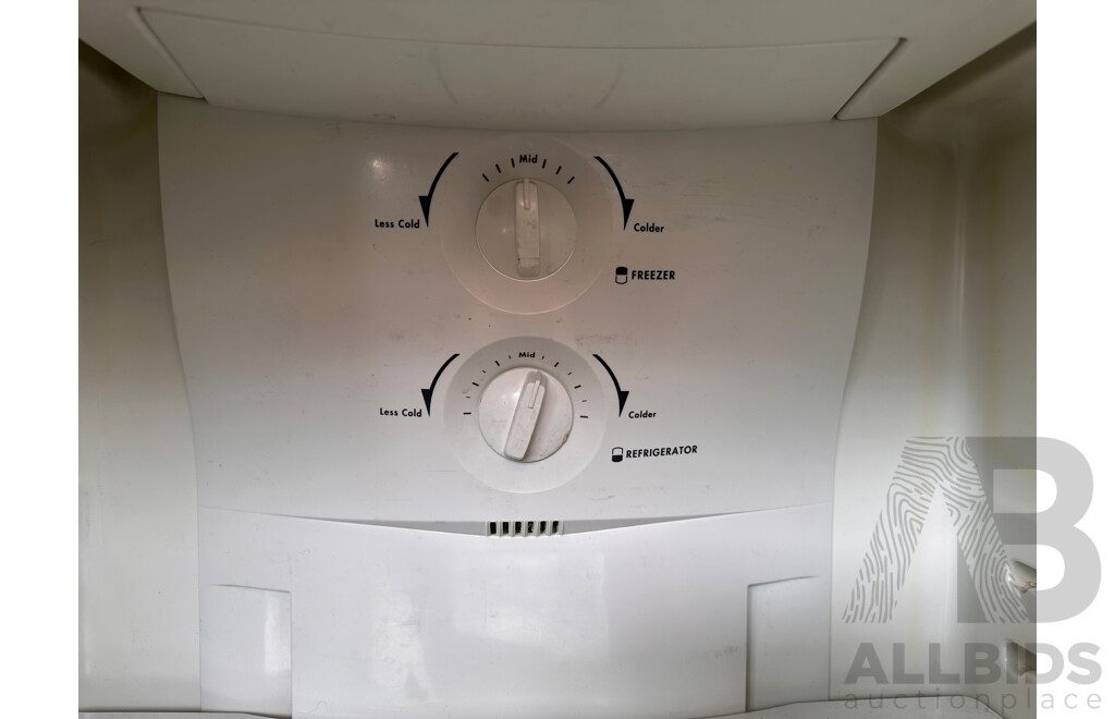 Westinghouse 280L Fridge/Freezer