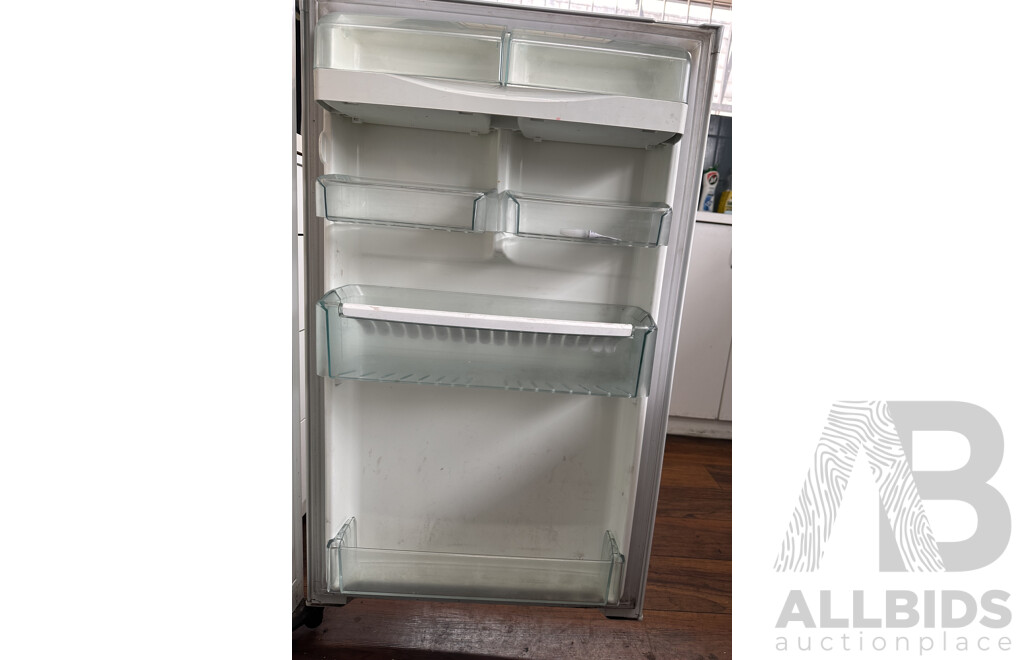 Westinghouse 280L Fridge/Freezer