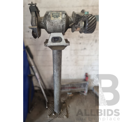 Ryobi, Pedestal Mounted Bench Grinder