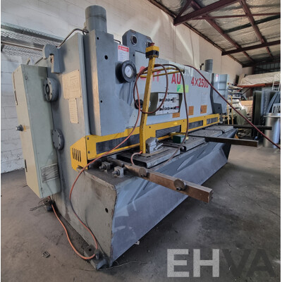 09/2006, CMT AU 4 X 2500, Industrial Hydraulic Sheer Guillotine Machine