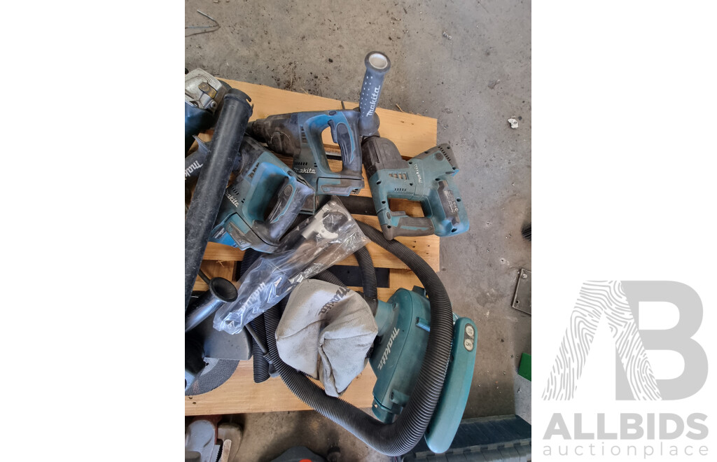 Assorted Job Lot - Pallet of Corded / Battery Operated Power Tools & Accessories ETC