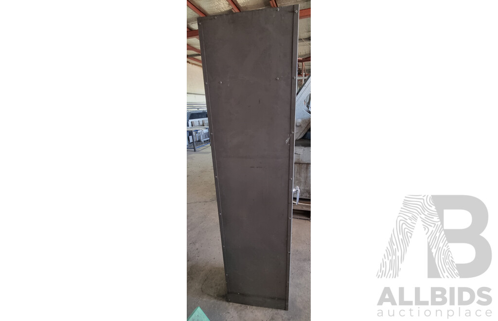 Roksteel Free Standing Single Locker