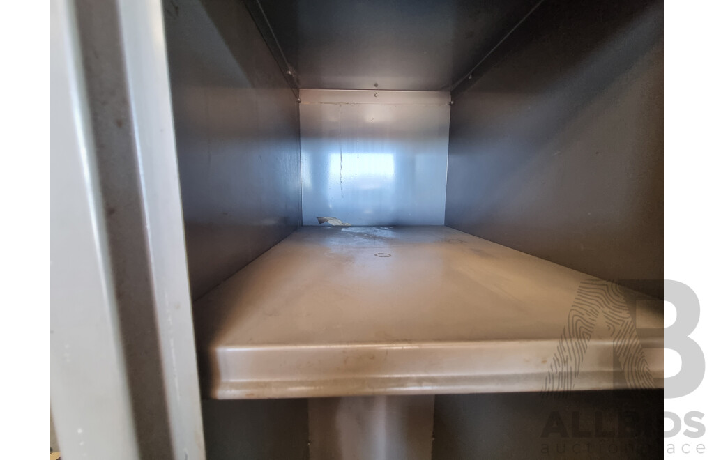 Roksteel Free Standing Single Locker