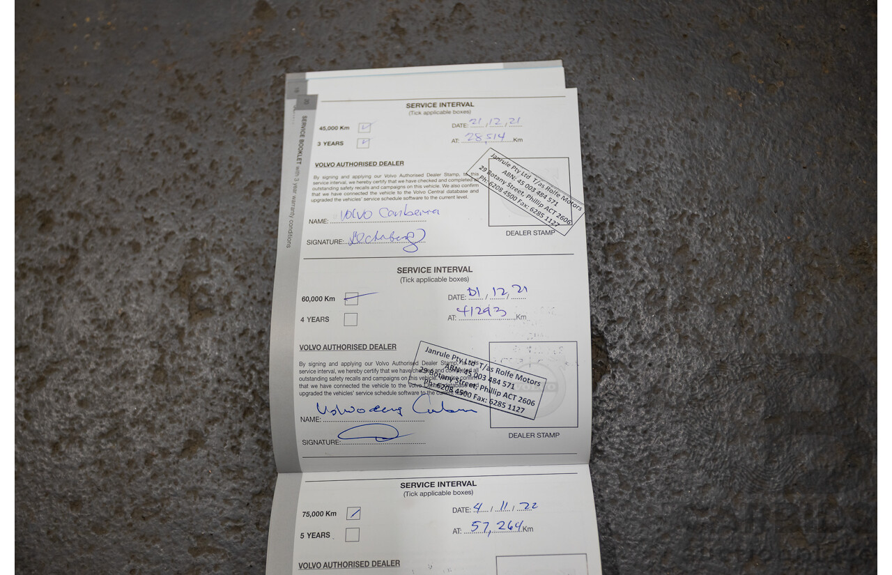 02/2018 Volvo XC90 D5 Inscription (AWD) 256 MY17 4D Wagon Crystal White Pearl Turbo Diesel 2.0L