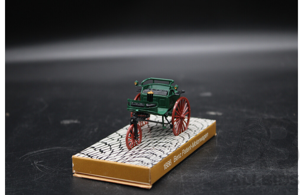 1886 Benz Patent-Motorwagen Model Car