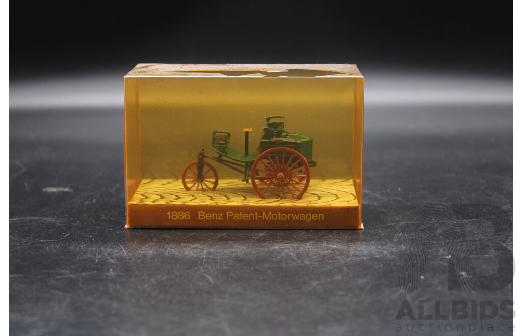1886 Benz Patent-Motorwagen Model Car