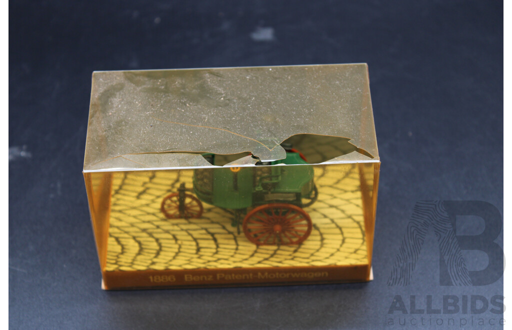 1886 Benz Patent-Motorwagen Model Car