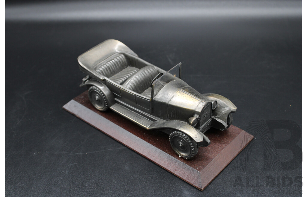 VOLVO PV4 1927 Metal on Base Model Car