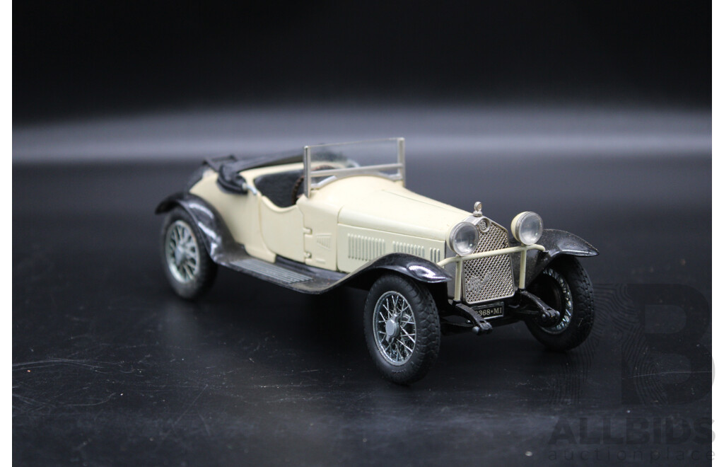 TOGI 1:23 Alfa Romeo 6C 1750 GS Model Car