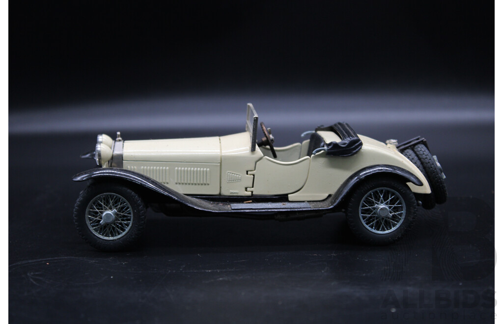 TOGI 1:23 Alfa Romeo 6C 1750 GS Model Car