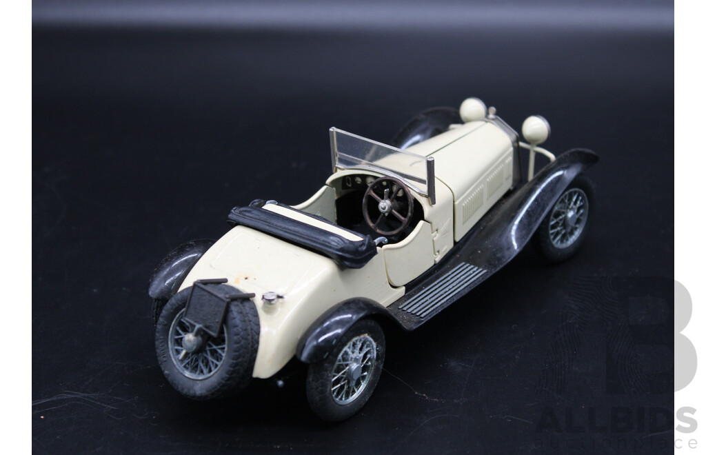 TOGI 1:23 Alfa Romeo 6C 1750 GS Model Car