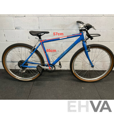 SPECIALIZED Rockhopper Mountain Bike