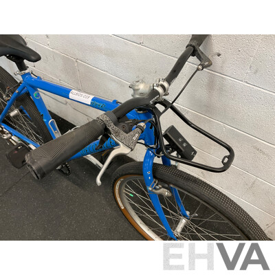 SPECIALIZED Rockhopper Mountain Bike