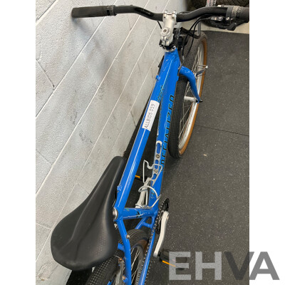 SPECIALIZED Rockhopper Mountain Bike