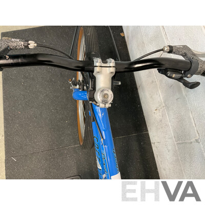 SPECIALIZED Rockhopper Mountain Bike