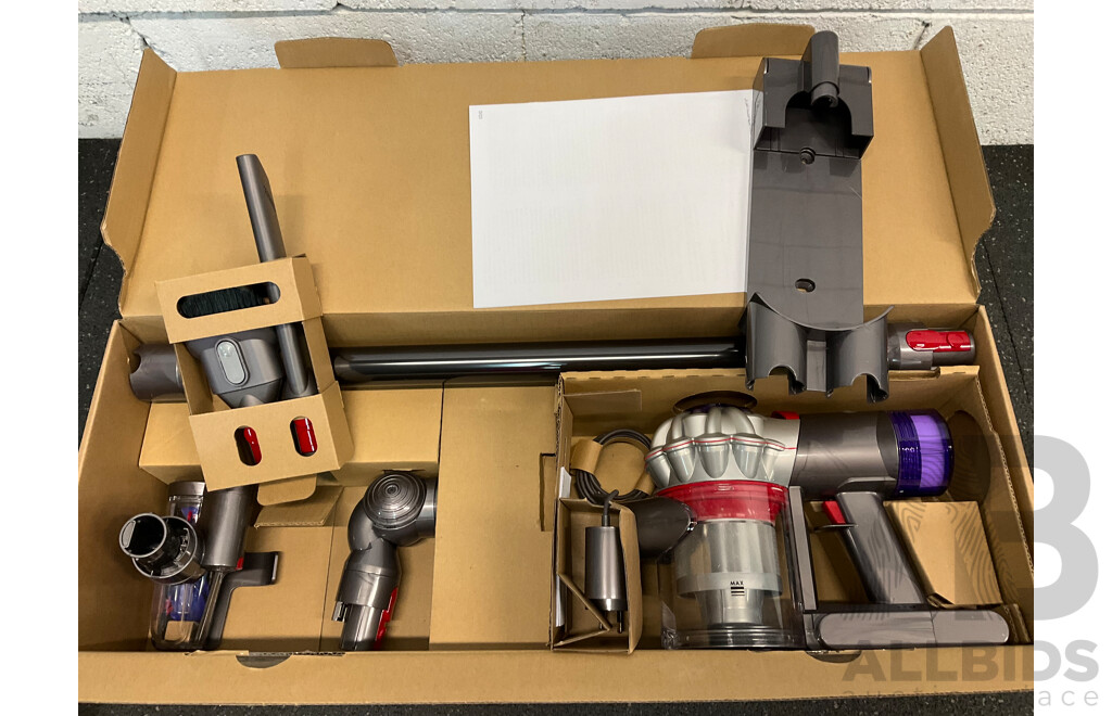 DYSON V8