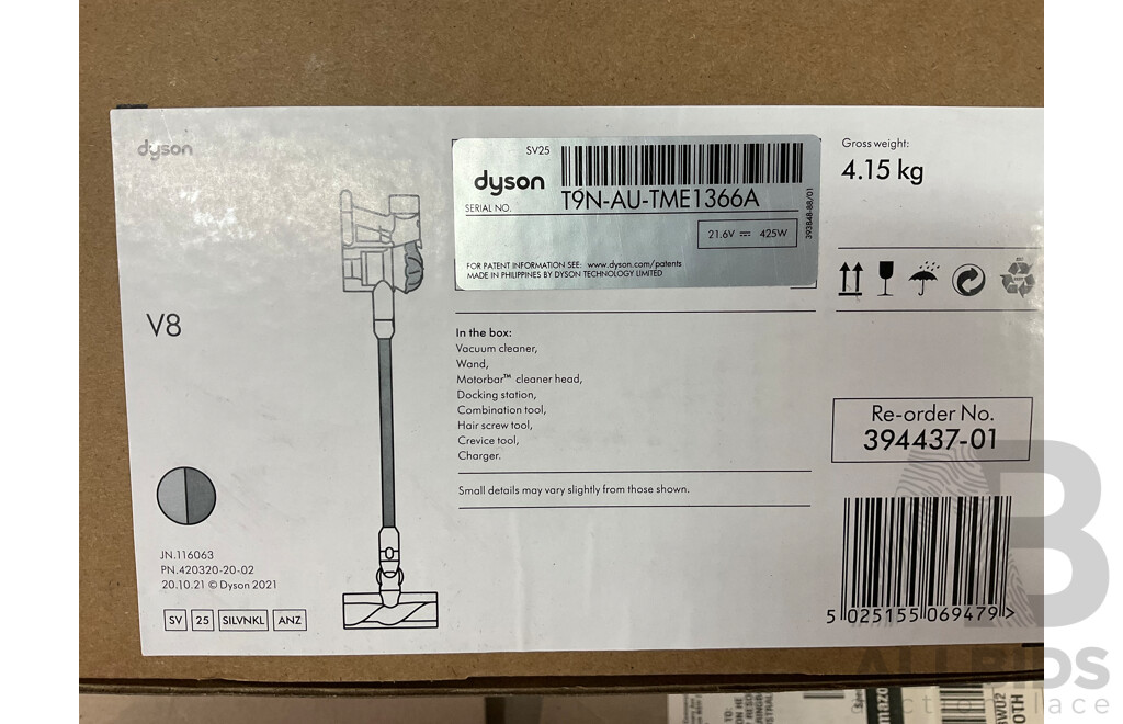 DYSON V8