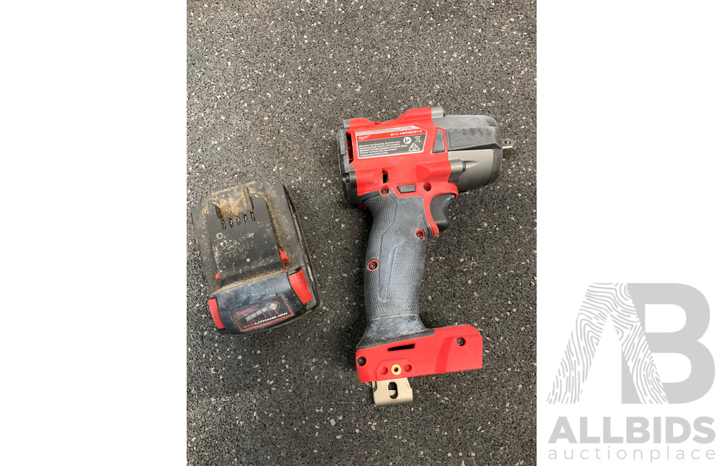 MILWAUKEE 18V (FMTIW2P12) Cordless Fuel 1/2'' Mid-Torque Impact Wrench with 5.0Ah Battery