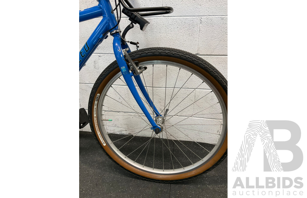 SPECIALIZED Rockhopper Mountain Bike