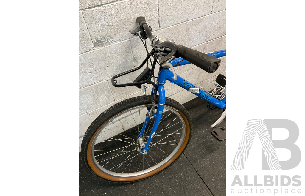 SPECIALIZED Rockhopper Mountain Bike