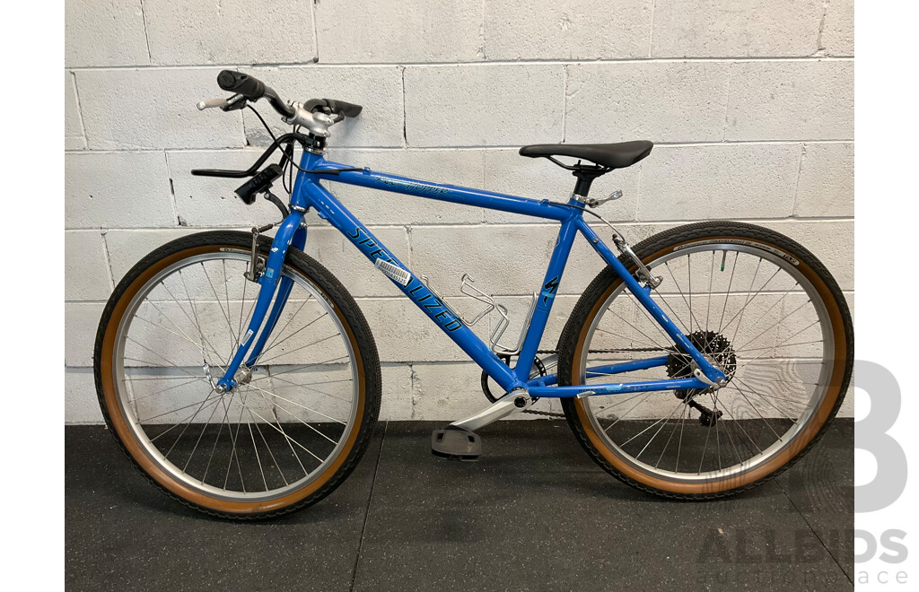 SPECIALIZED Rockhopper Mountain Bike