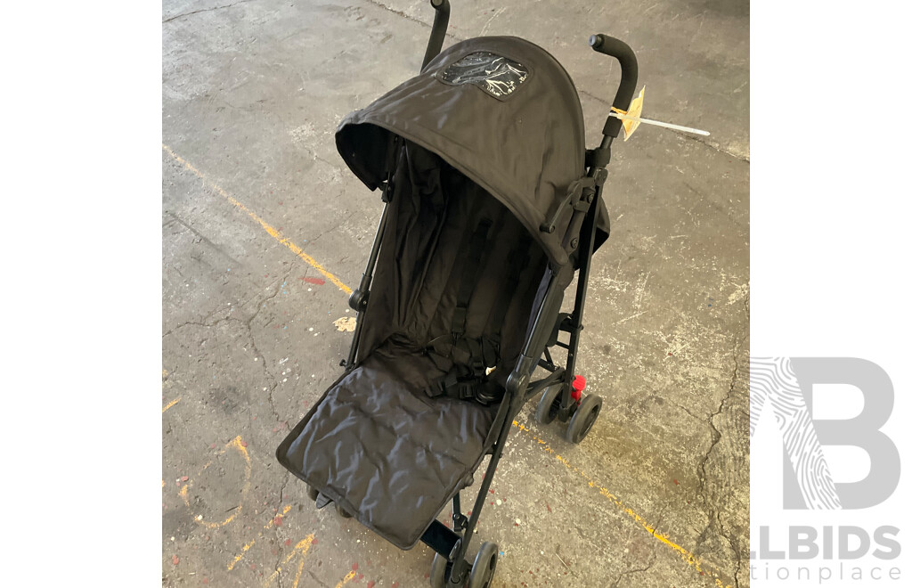 BLUEY 's Book of Games and 6 Puzzle Pack & Dymples Stroller - Lot of 3