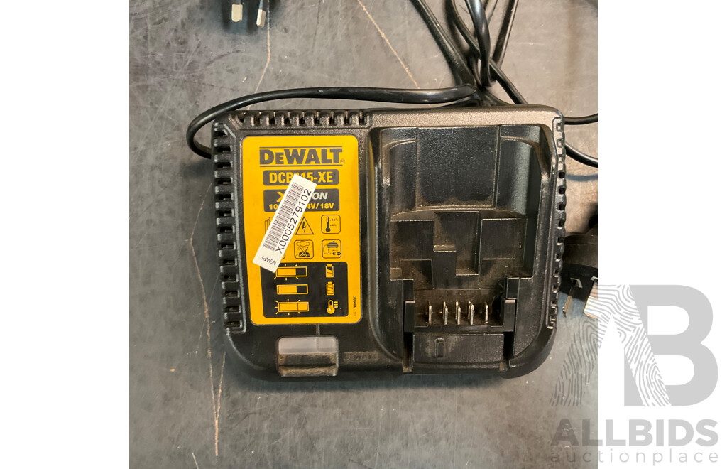 DEWALT DCR019-XE Compact Radio & DCE530 Heat Gun & Clipboard & Charger, 2x Batteries  ( 1x Original, 1x Compatible Battery )