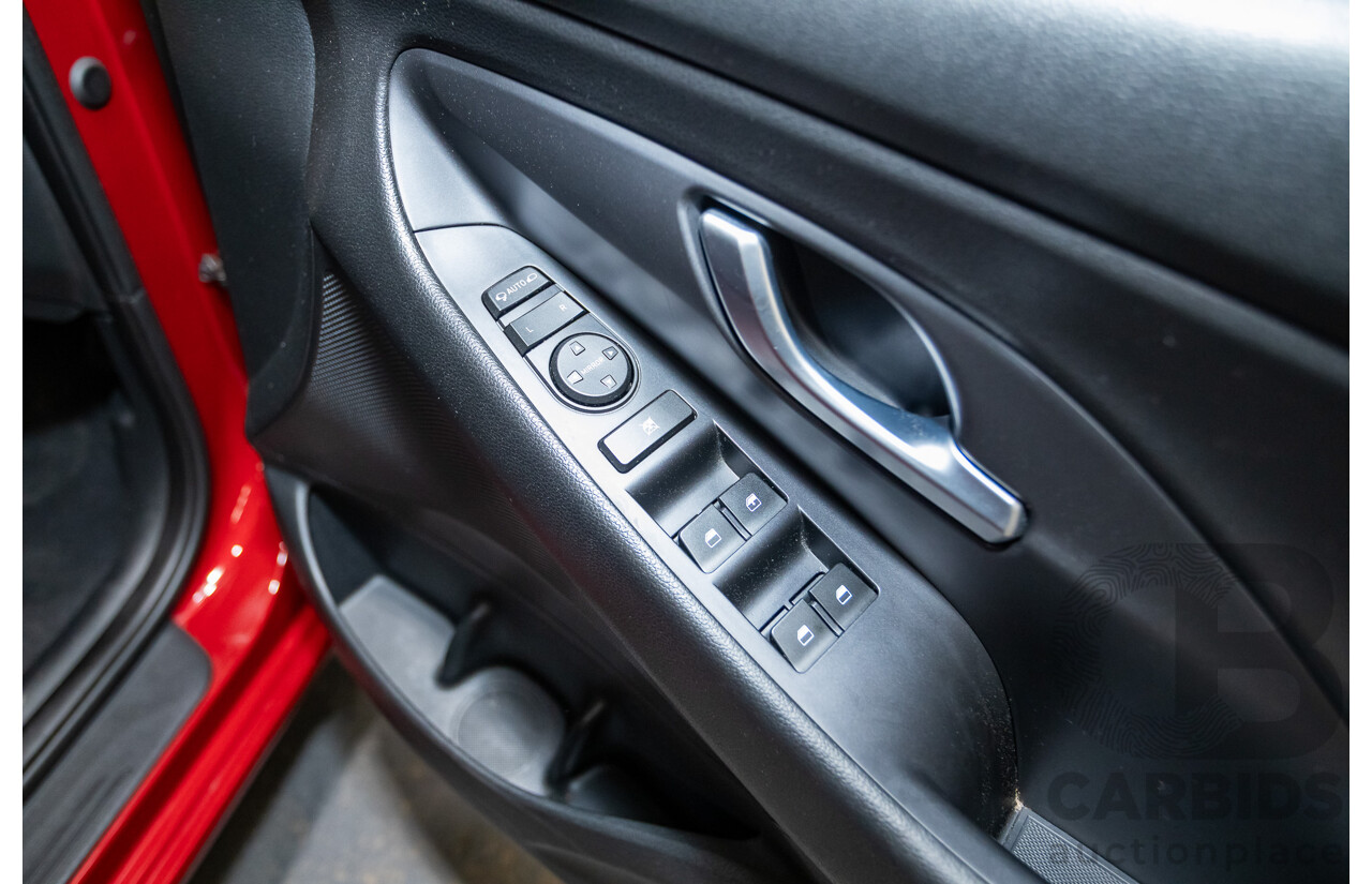 03/2018 Hyundai i30 ACTIVE (FWD) PD 4D Hatchback Fiery Red Mica 2.0L