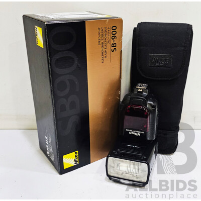 Nikon (SB-900) Speedlight Flash