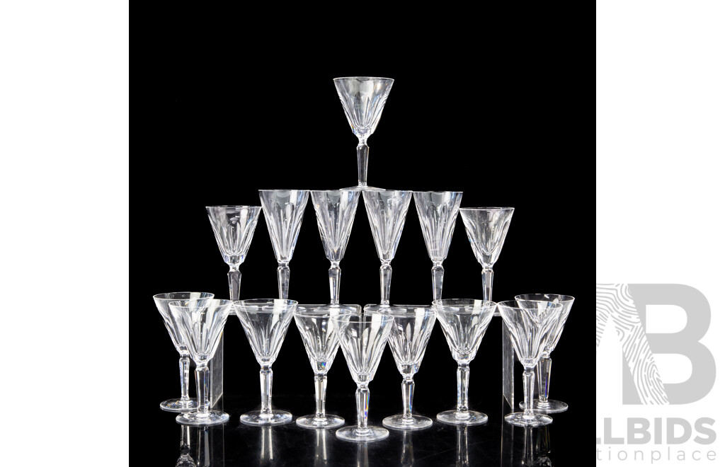 Collection 16 Waterford Irish Crystal Glasses in Three Sizes in Sheila Pattern