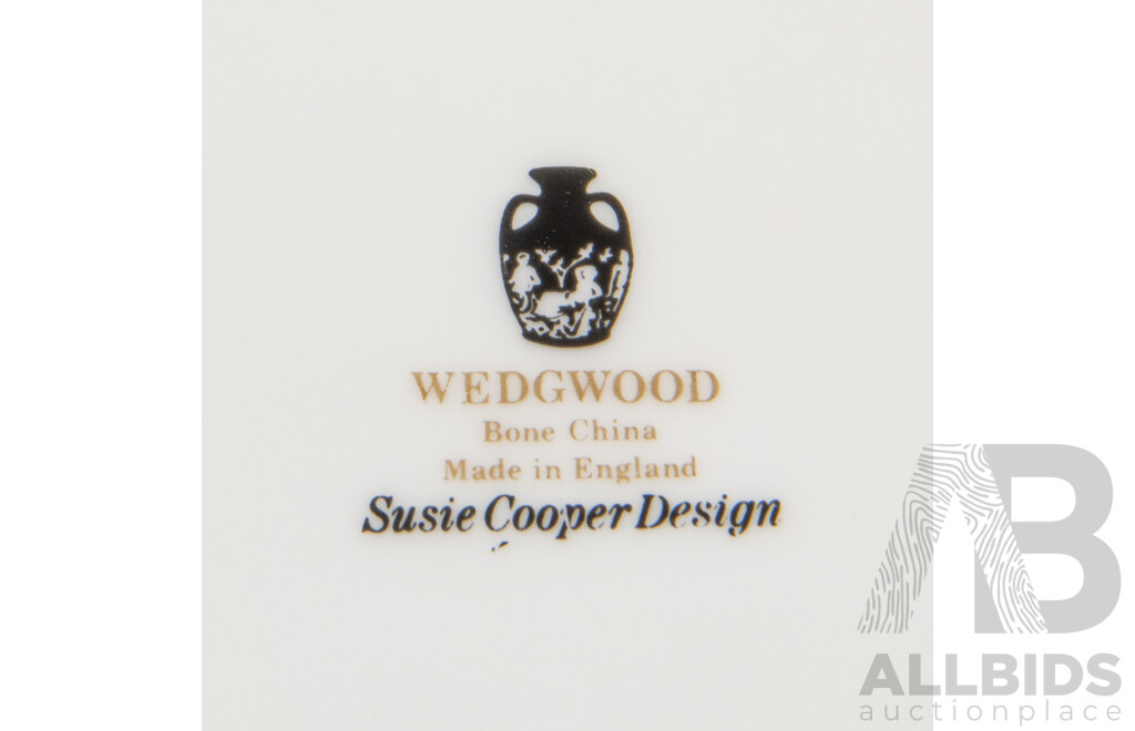 Set Five Wedgwood Susie Cooper Trios, Creamer & Sugar Dish in Glen Mist Pattern & Five Wedgwood Susie Copper Design Duos in Beige