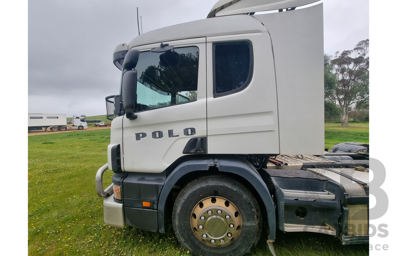 01/2001 Scania P114L 340 4x2 Short Combo Prime Mover With Turn Table