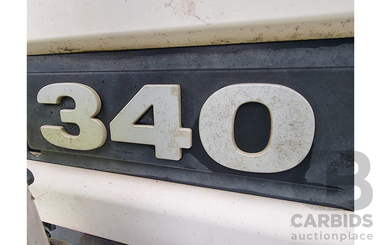 01/2001 Scania P114L 340 4x2 Short Combo Prime Mover With Turn Table