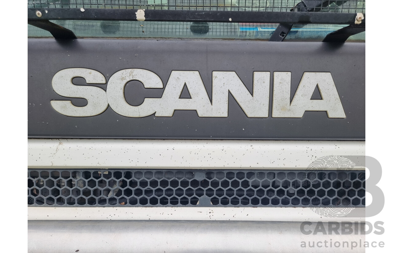 01/2001 Scania P114L 340 4x2 Short Combo Prime Mover With Turn Table