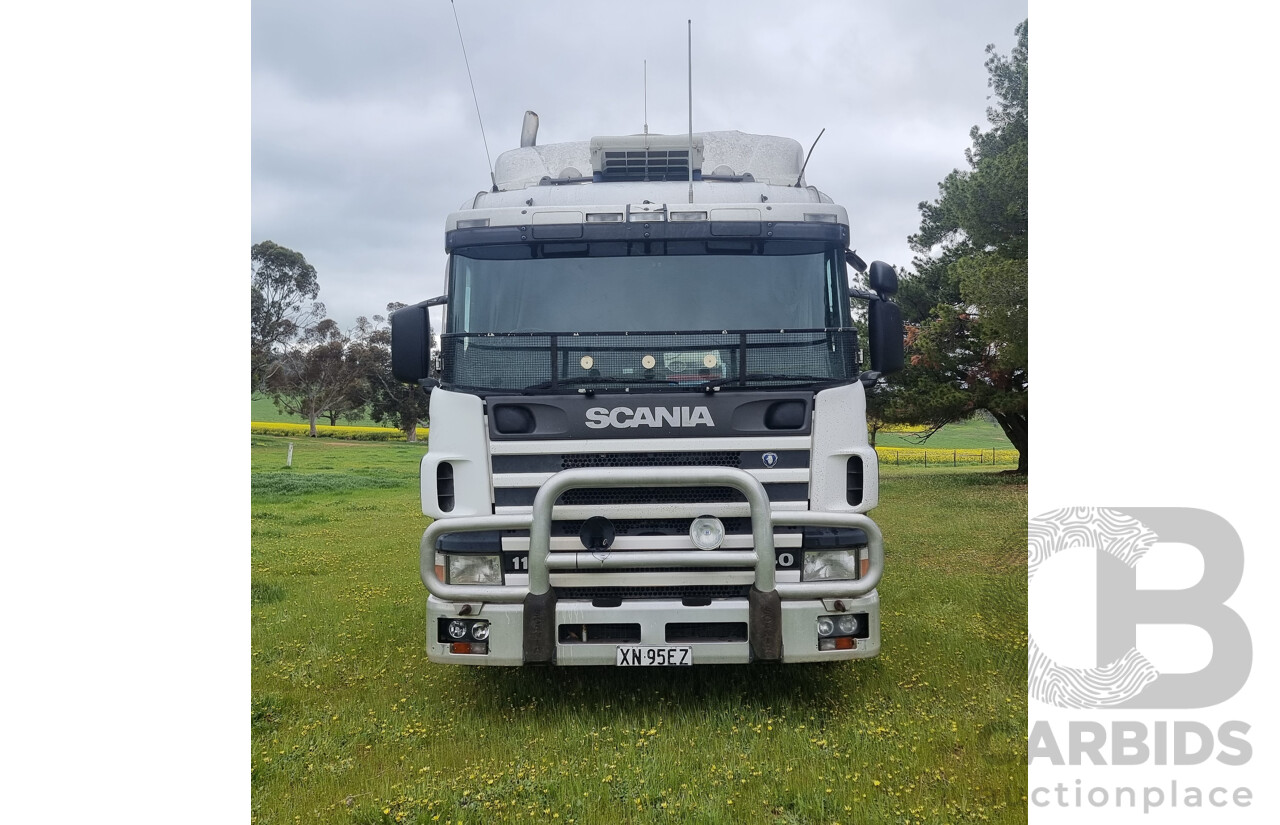 01/2001 Scania P114L 340 4x2 Short Combo Prime Mover With Turn Table