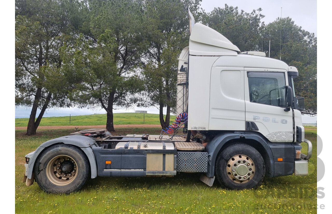01/2001 Scania P114L 340 4x2 Short Combo Prime Mover With Turn Table