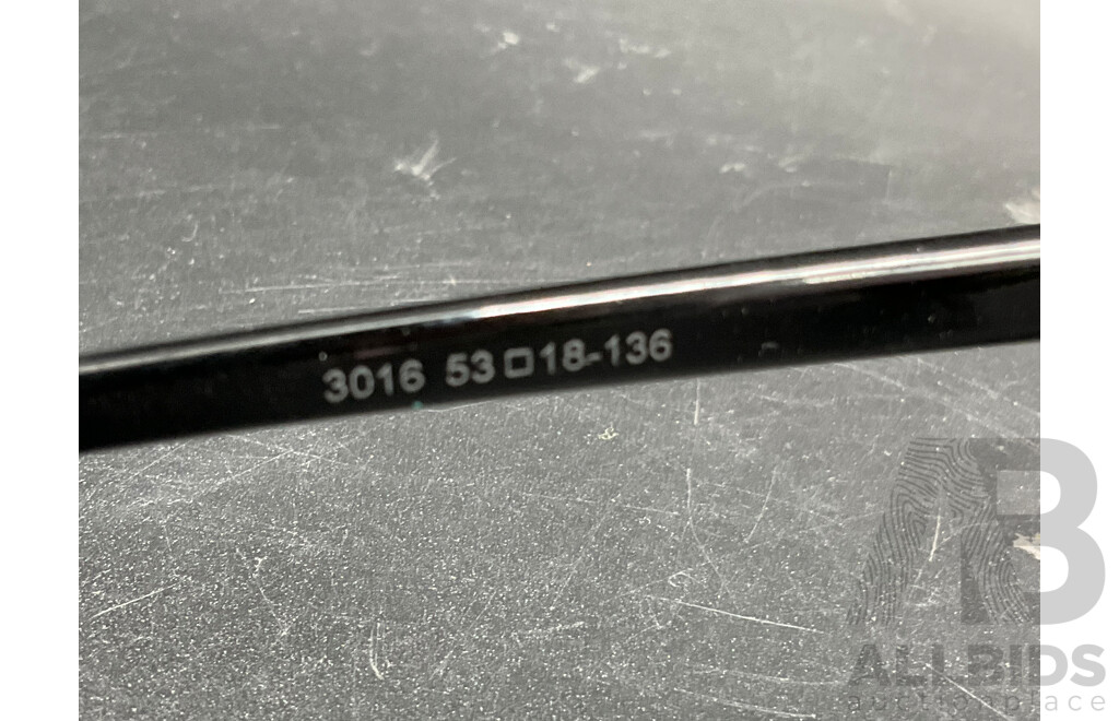 Ray-Ban Round Metal Sunglasses (RB3447) and RaBan Clubmaster Classic Sunglasses (RB3016) - Lot of 2