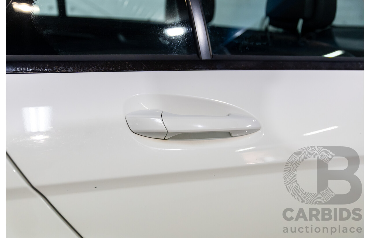 3/2014 Mercedes-Benz C200 W204 MY14 4d Sedan Polar White Turbo 1.8L