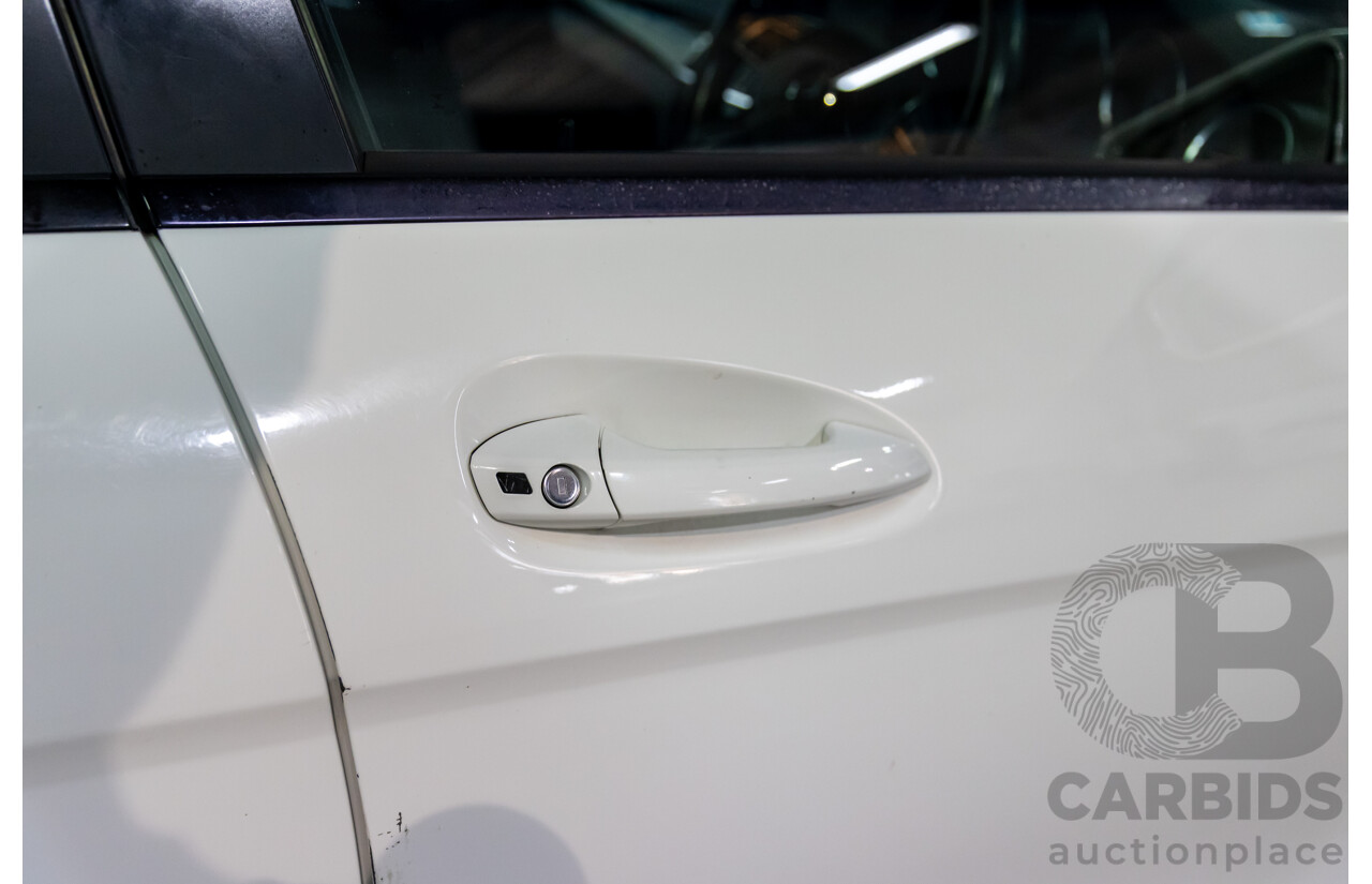 3/2014 Mercedes-Benz C200 W204 MY14 4d Sedan Polar White Turbo 1.8L