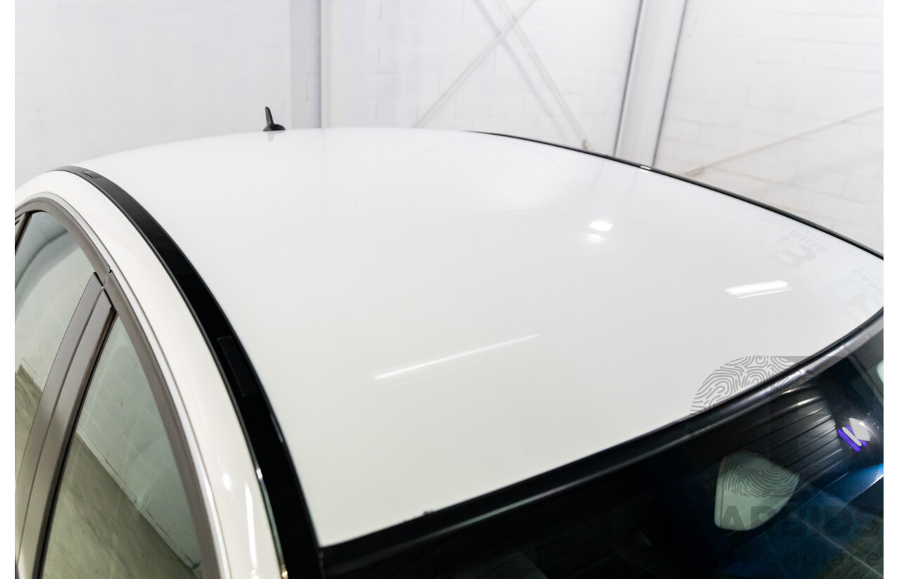 3/2014 Mercedes-Benz C200 W204 MY14 4d Sedan Polar White Turbo 1.8L