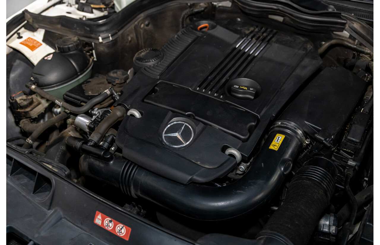 3/2014 Mercedes-Benz C200 W204 MY14 4d Sedan Polar White Turbo 1.8L