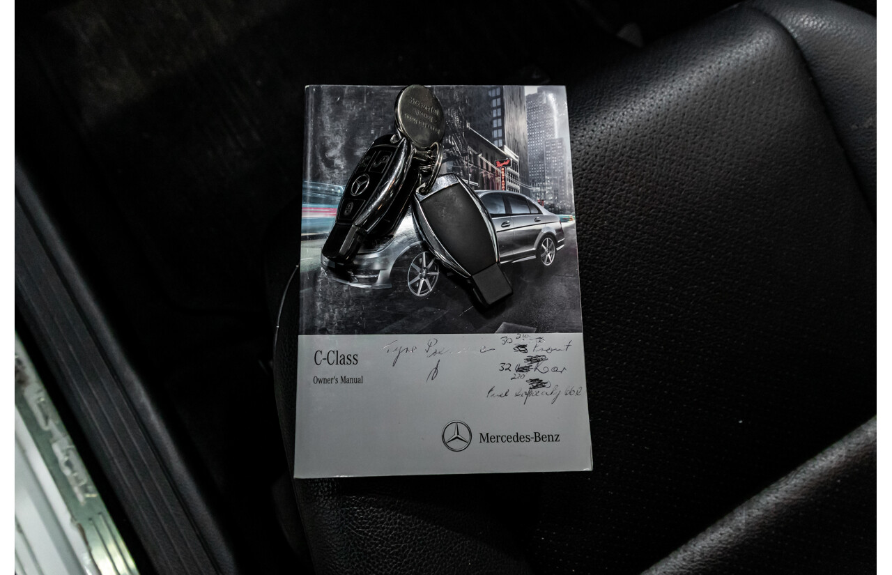 3/2014 Mercedes-Benz C200 W204 MY14 4d Sedan Polar White Turbo 1.8L
