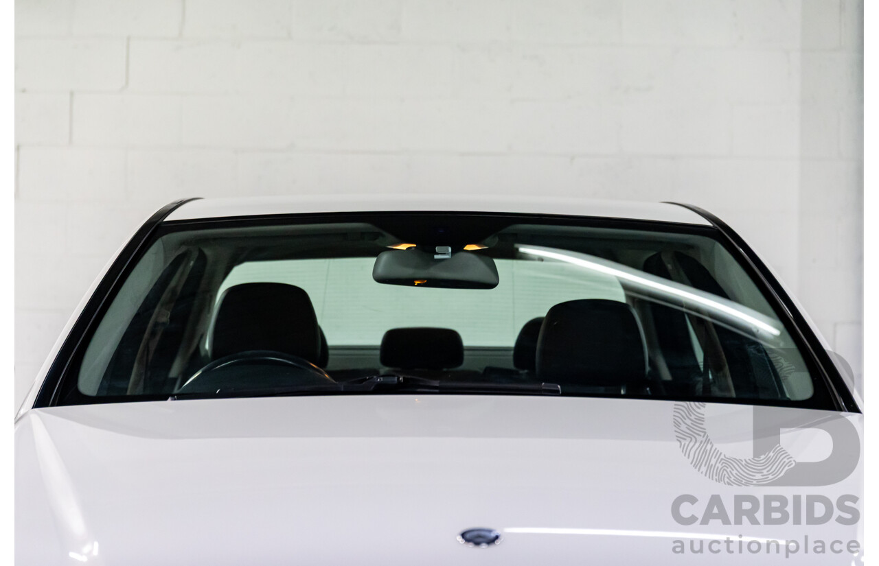 3/2014 Mercedes-Benz C200 W204 MY14 4d Sedan Polar White Turbo 1.8L