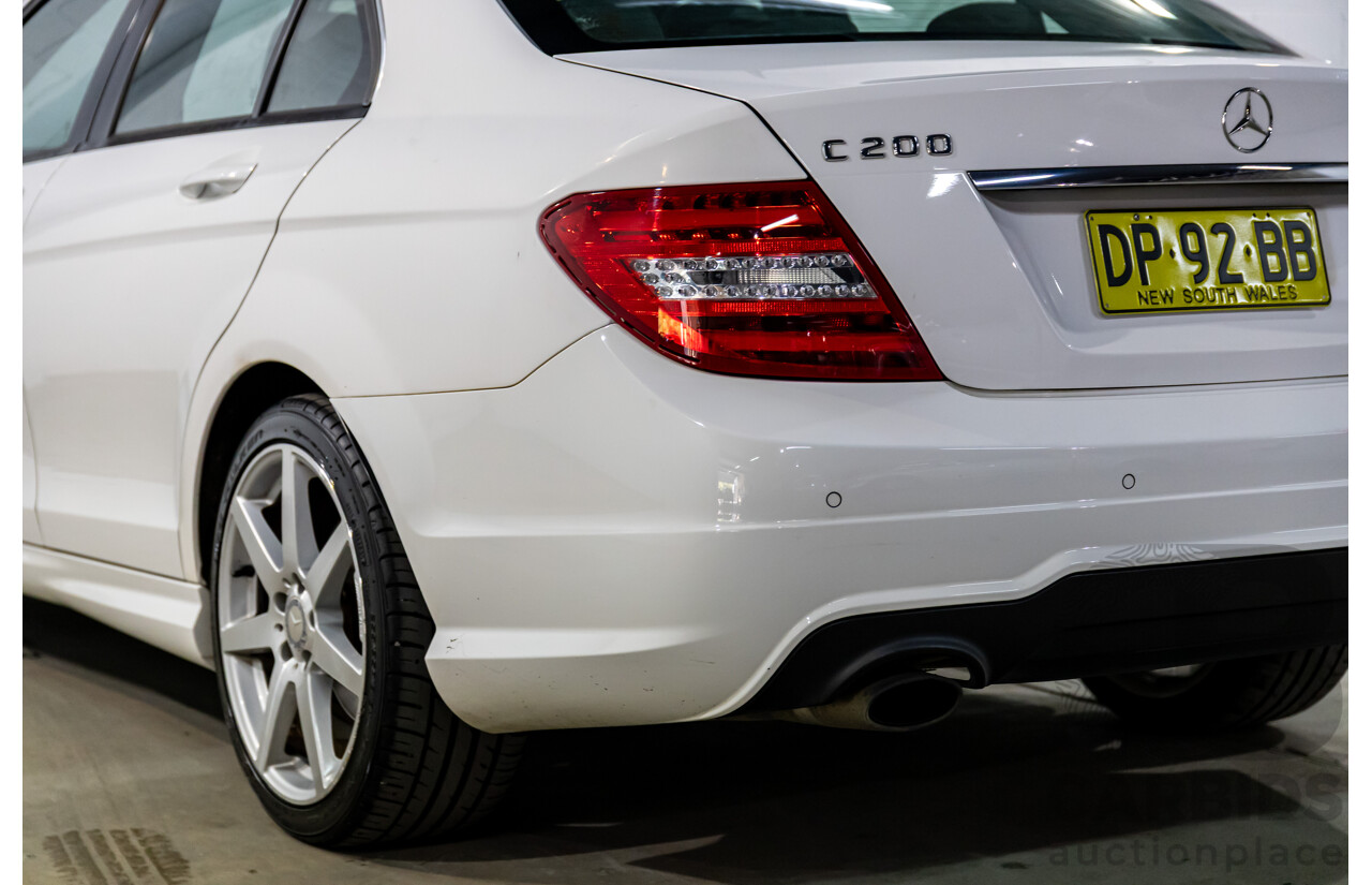 3/2014 Mercedes-Benz C200 W204 MY14 4d Sedan Polar White Turbo 1.8L