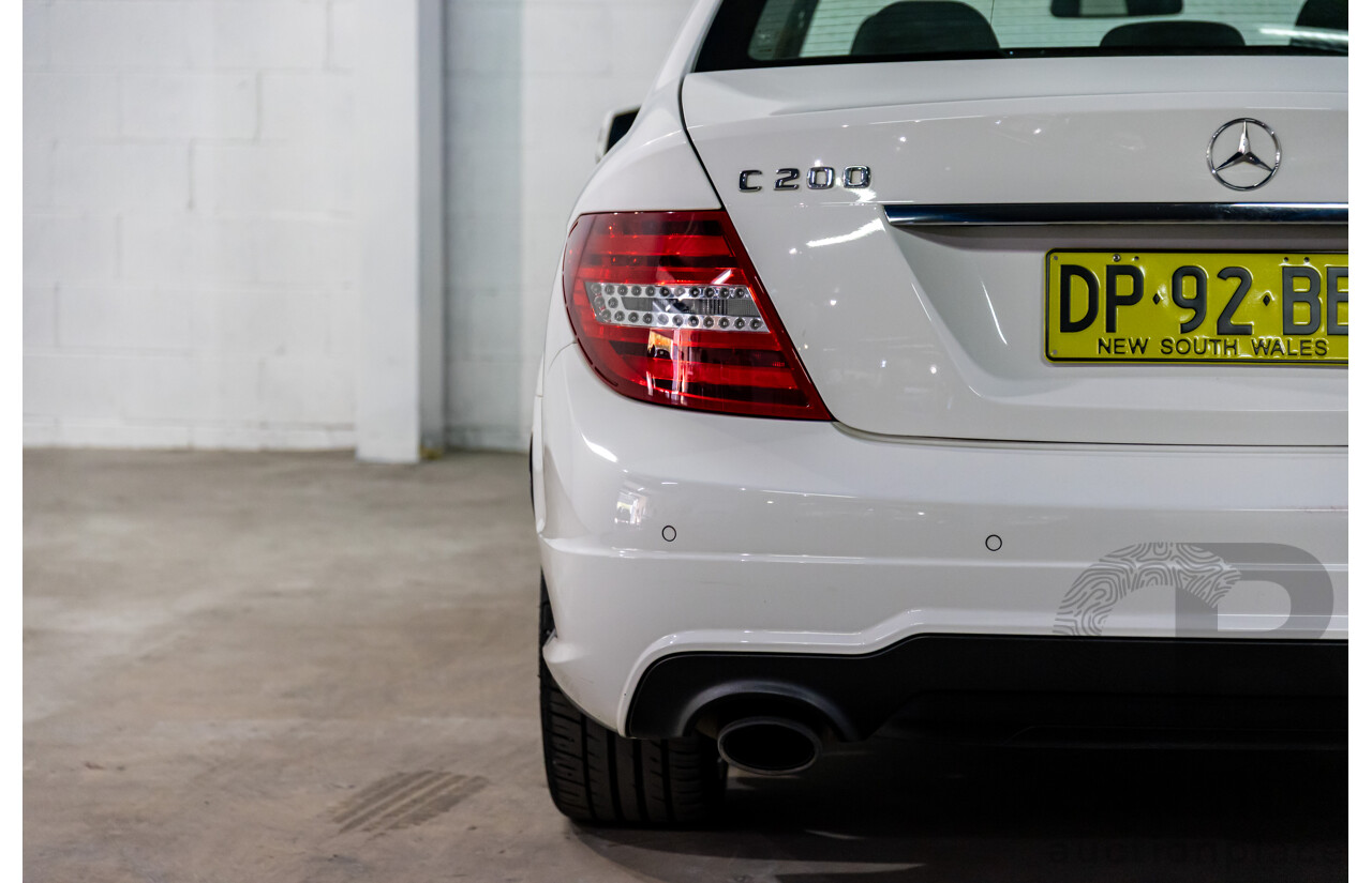 3/2014 Mercedes-Benz C200 W204 MY14 4d Sedan Polar White Turbo 1.8L